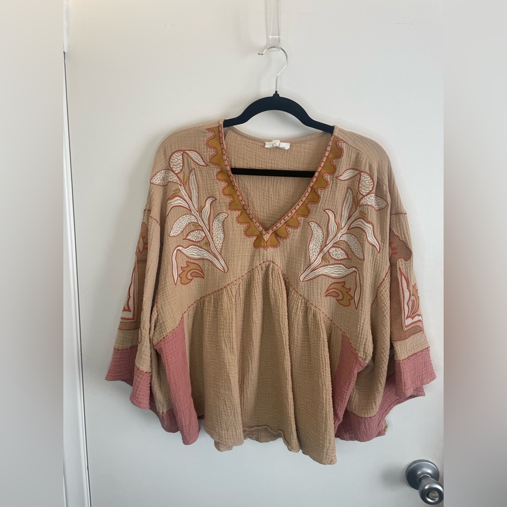 Easel Bohemian Embroidered Blouse in Tan and Pink Size Medium - Picture 9 of 12